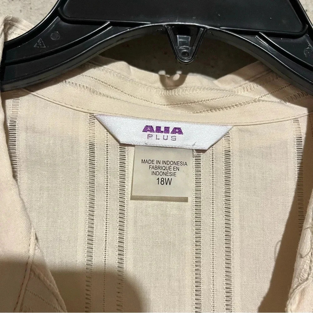 ALIA Womens NWT Plus Sz 18W 3/4 Sleeve Button Front Collared Career Shirt Stone - Picture 3 of 10